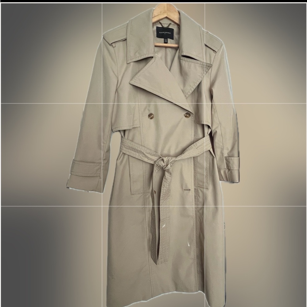 Classic look Banana Republic trench coat Size MPetite
